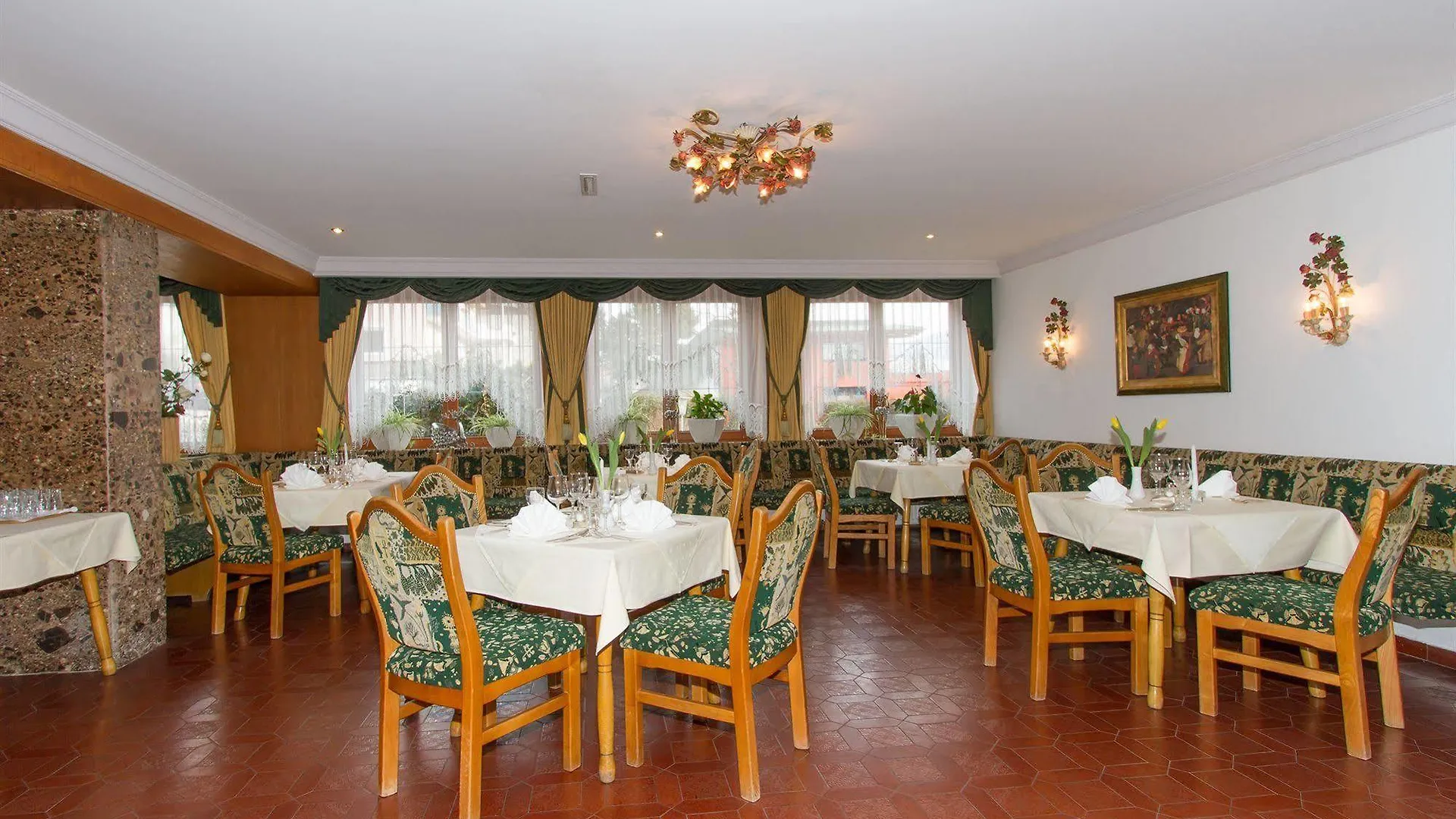 Hotel Huberhof Инсбрук 3*,